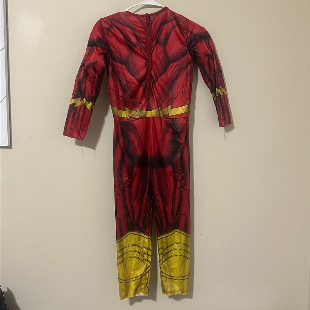 "The Flash" 100% polyester muscle children's costume size medium - Picture 2 of 5